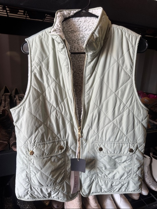 Le Miel Jackets & Blazers - Quilted Sherpa-Lined Vest in Light Sage